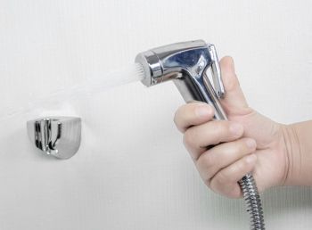 Tips hay giúp xử lý vòi xịt vệ sinh bị gãy đúng cách?